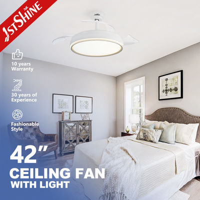 Хорошая цена Современный дизайн 6-скоростной светодиодный потолочный вентилятор со скрытыми лопастями 42 дюйма, экономия пространства онлайн