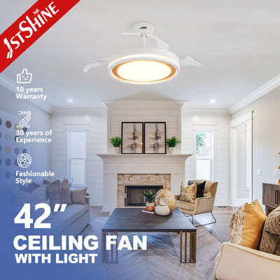 Хорошая цена Стандартный ветровой потолочный вентилятор в стиле модерн с LED с скрытыми лопастями и PC-лопатками в белом цвете онлайн